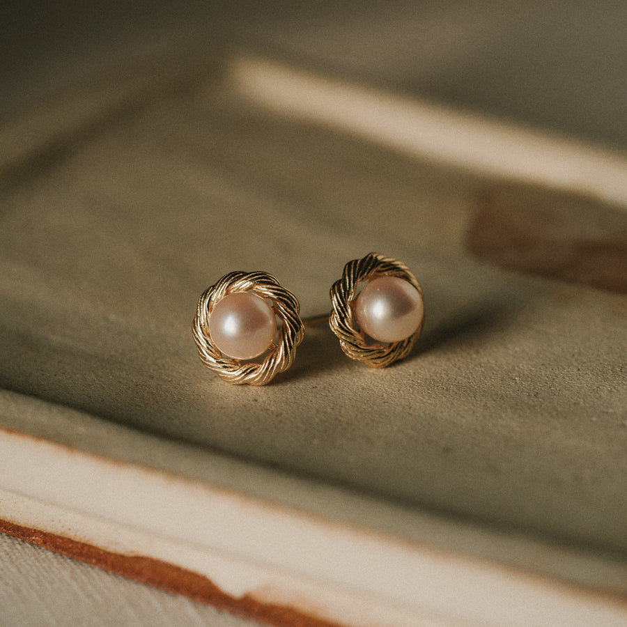 Avery's Wreath|Akoya珍珠復古鈕扣耳環